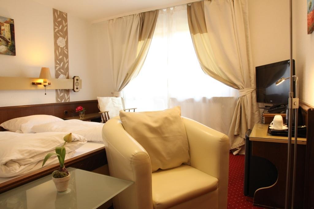 Kurhotel Wuerdinger Hof Bad Füssing Quarto foto